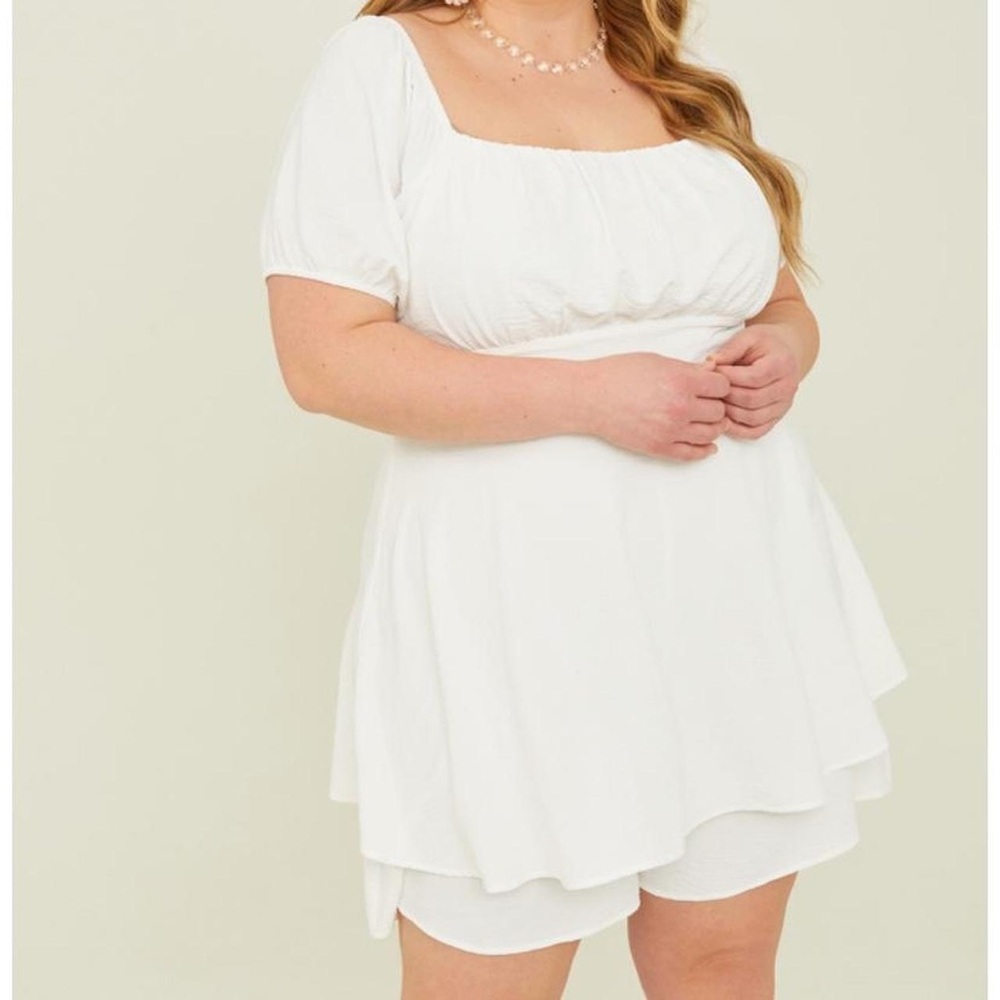 ARULA White Flowy Shorts Romper, Size B 2x